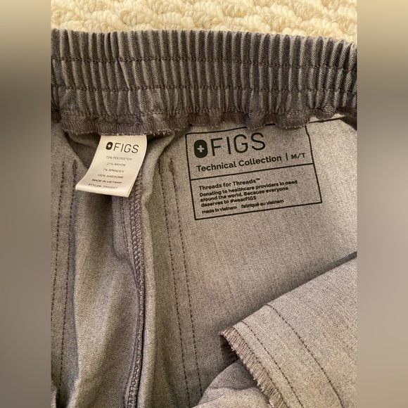 Figs Graphite Scrub Set - Picture 3 of 4